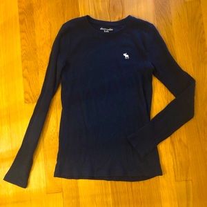Like new Abercrombie & Finch navy sweater